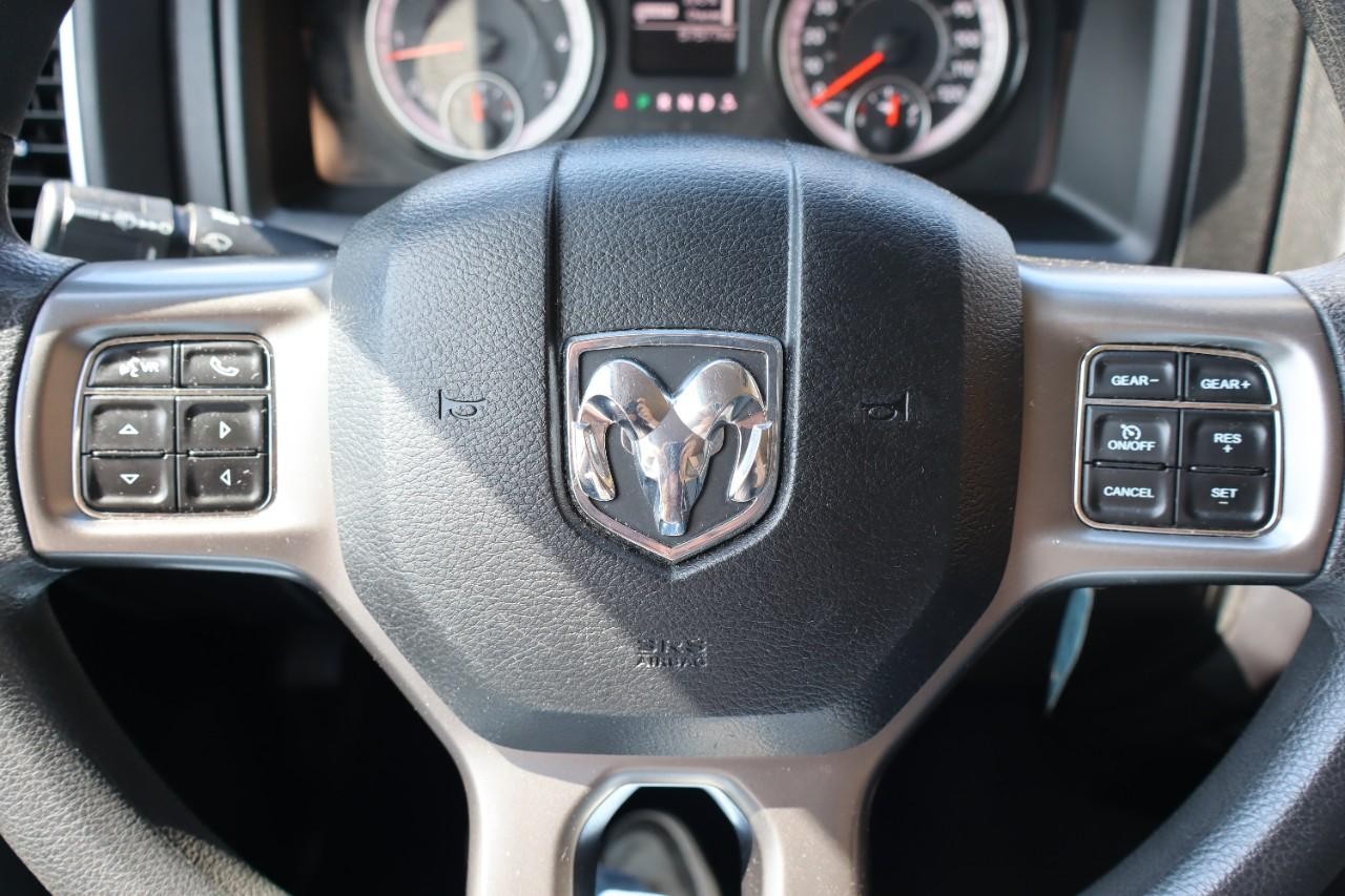 Ram 1500 Classic Vehicle Full-screen Gallery Image 17