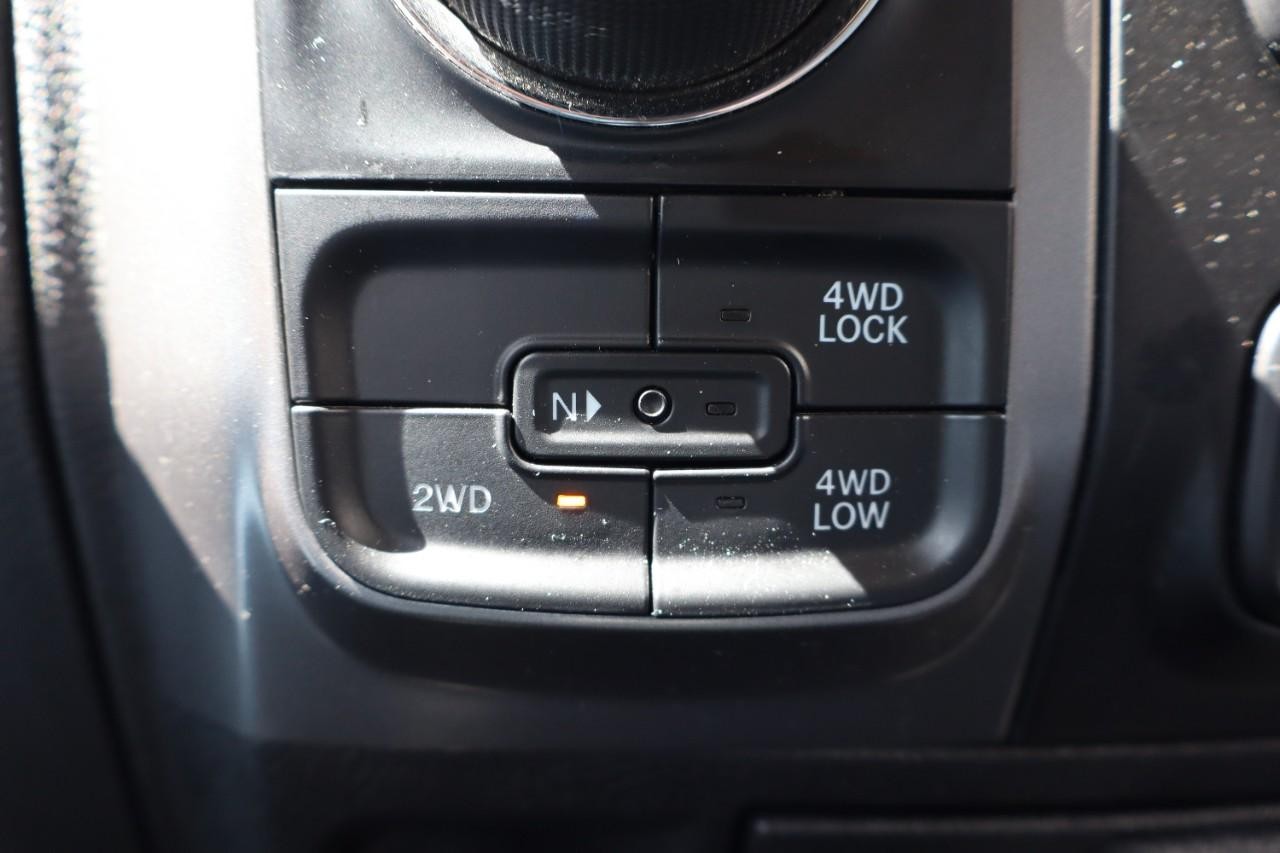 Ram 1500 Classic Vehicle Full-screen Gallery Image 19