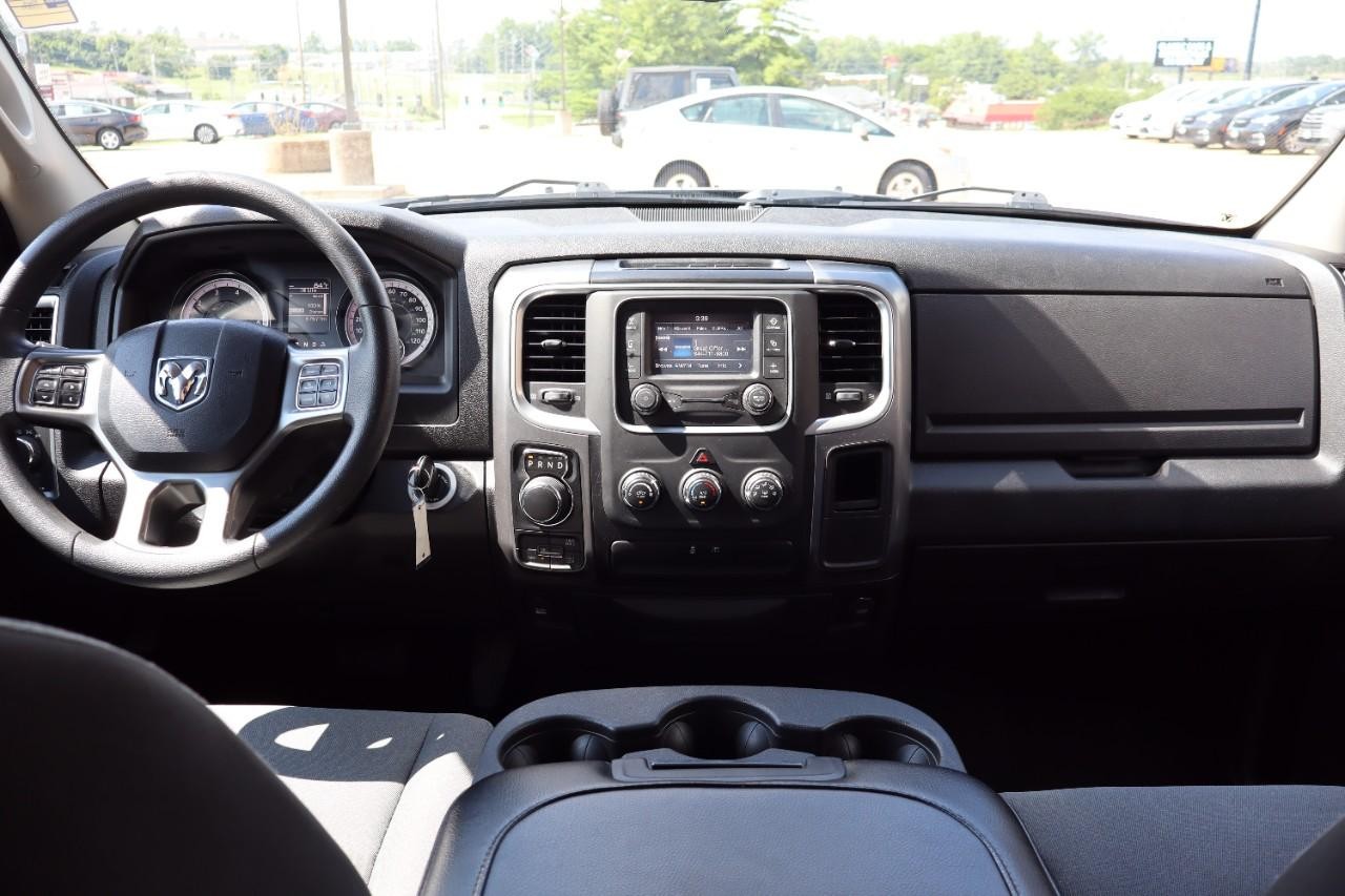 Ram 1500 Classic Vehicle Full-screen Gallery Image 20