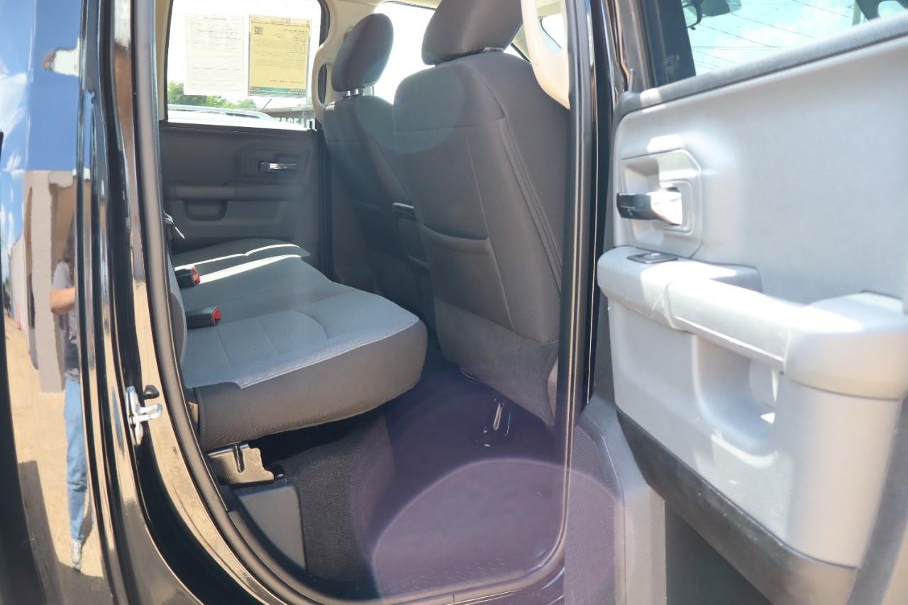 Ram 1500 Classic Vehicle Full-screen Gallery Image 27