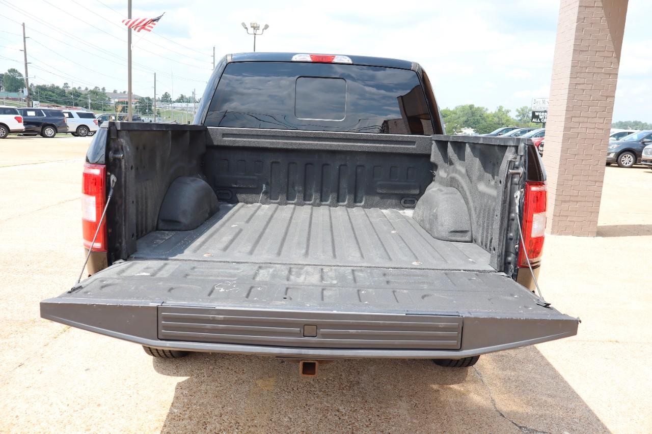Ford F-150 Vehicle Full-screen Gallery Image 5