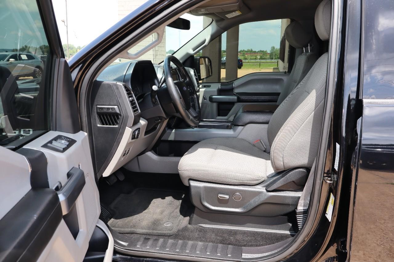 Ford F-150 Vehicle Full-screen Gallery Image 11