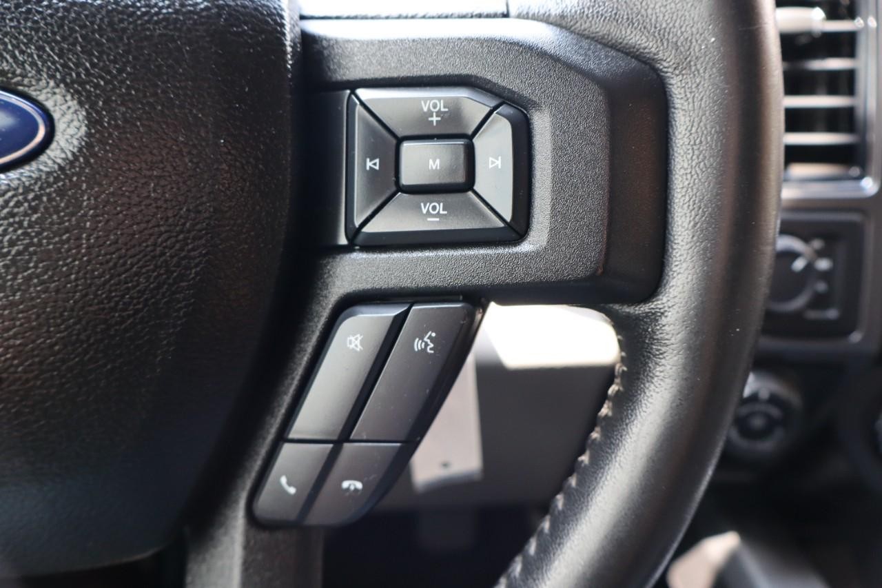 Ford F-150 Vehicle Full-screen Gallery Image 17