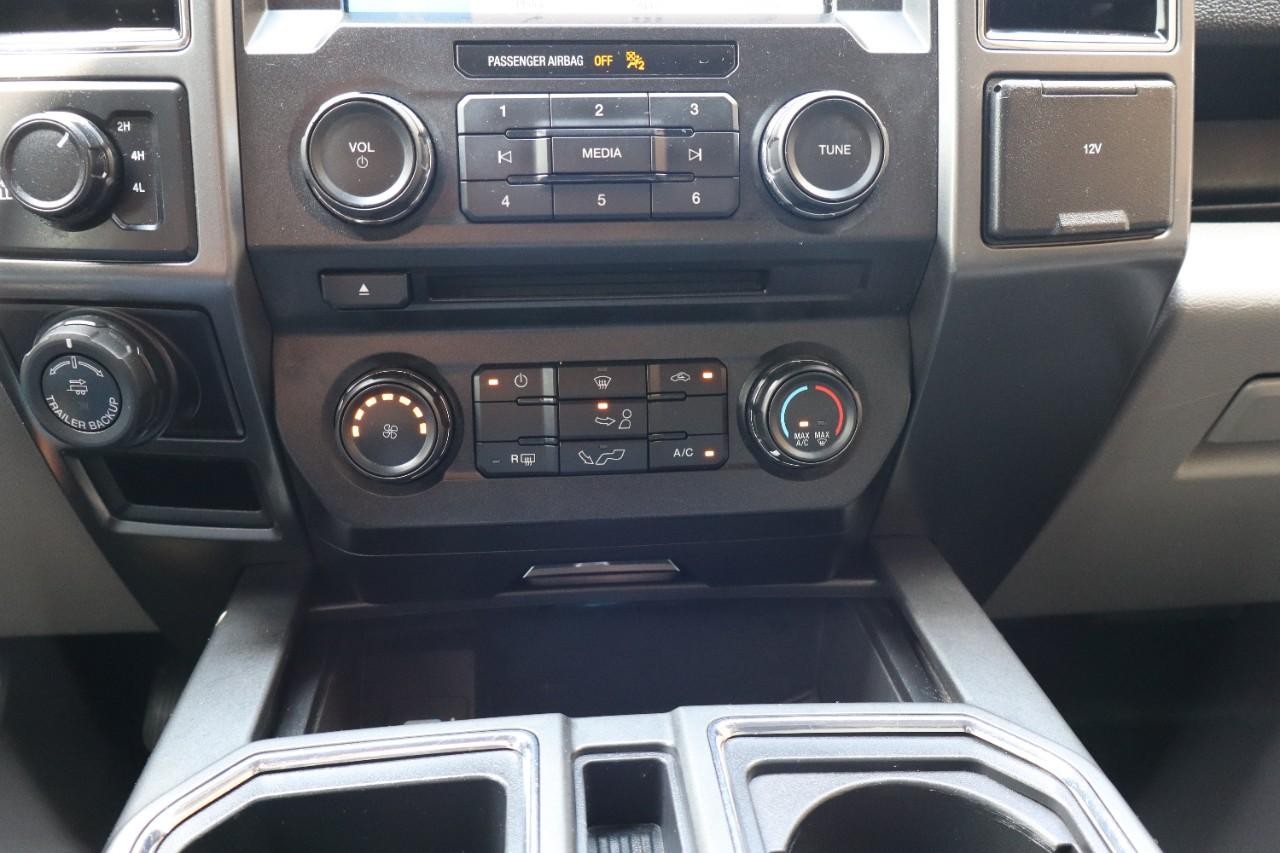 Ford F-150 Vehicle Full-screen Gallery Image 19