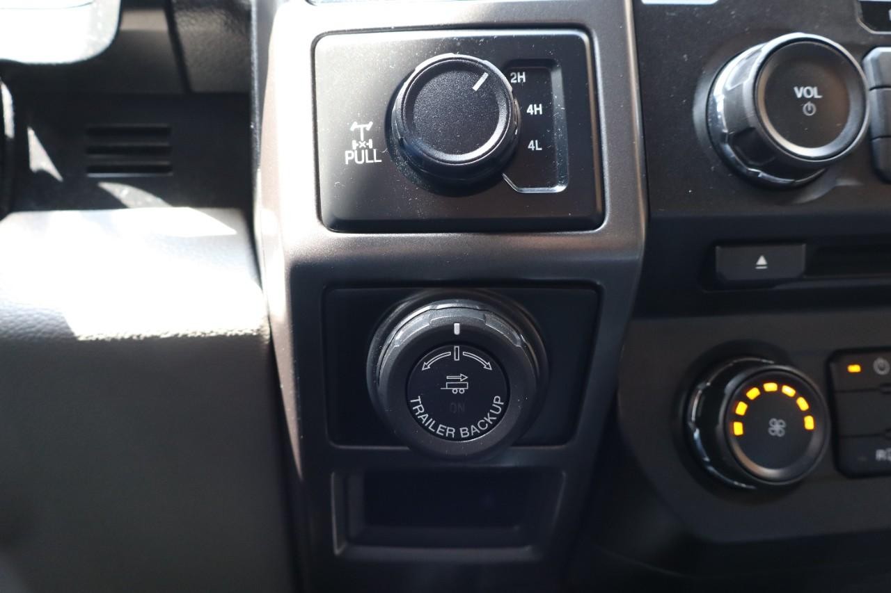 Ford F-150 Vehicle Full-screen Gallery Image 20