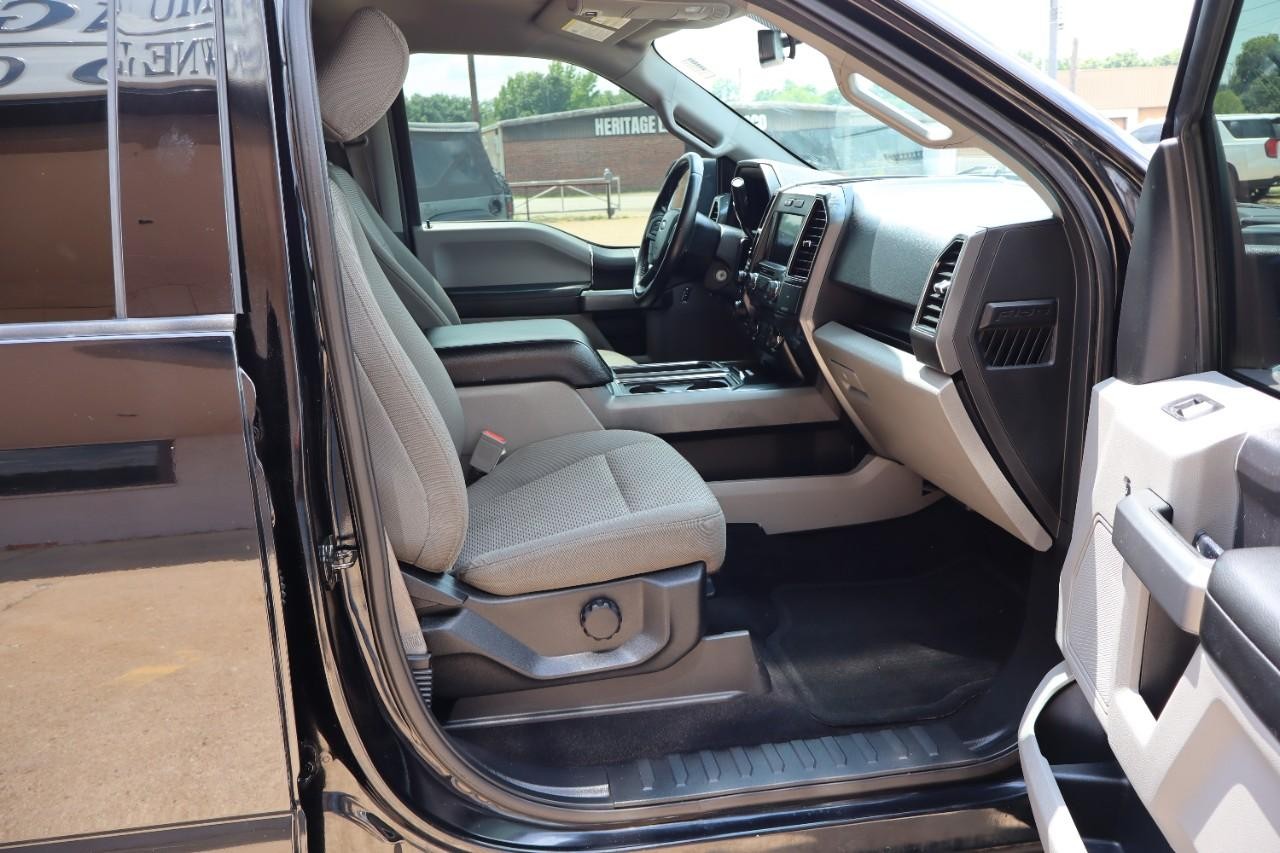 Ford F-150 Vehicle Full-screen Gallery Image 27