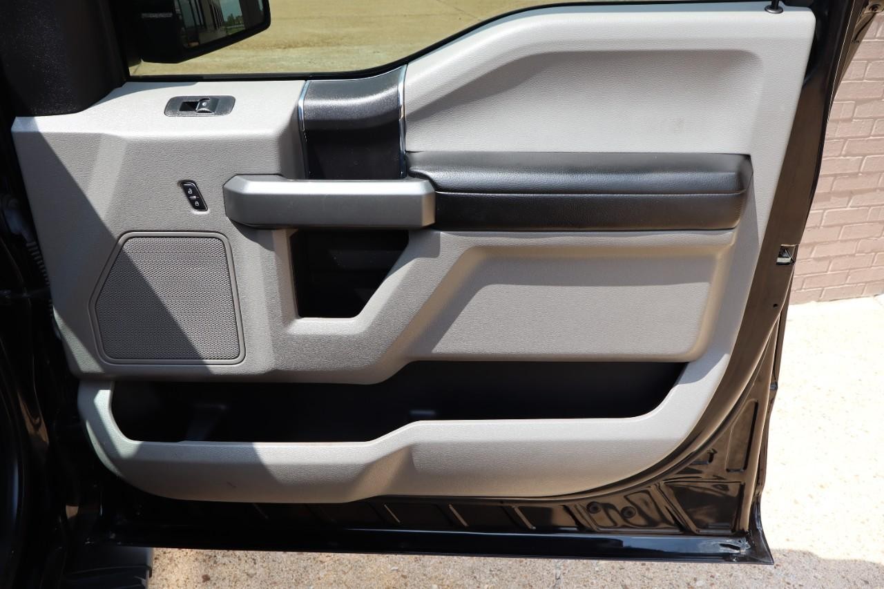 Ford F-150 Vehicle Full-screen Gallery Image 28