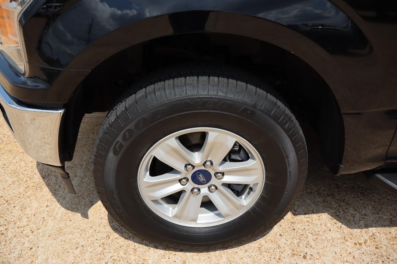 Ford F-150 Vehicle Full-screen Gallery Image 32