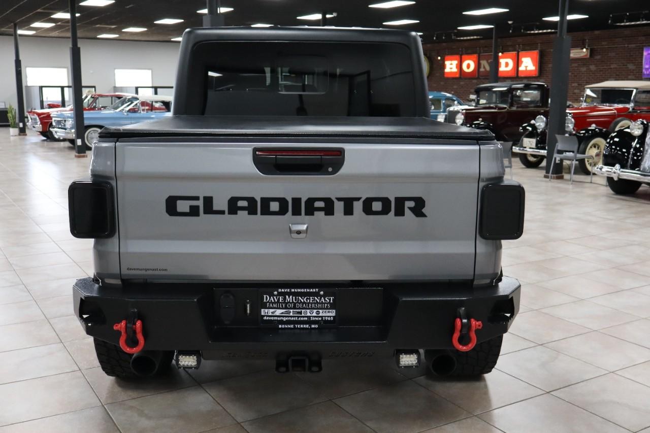 Jeep Gladiator Vehicle Full-screen Gallery Image 5