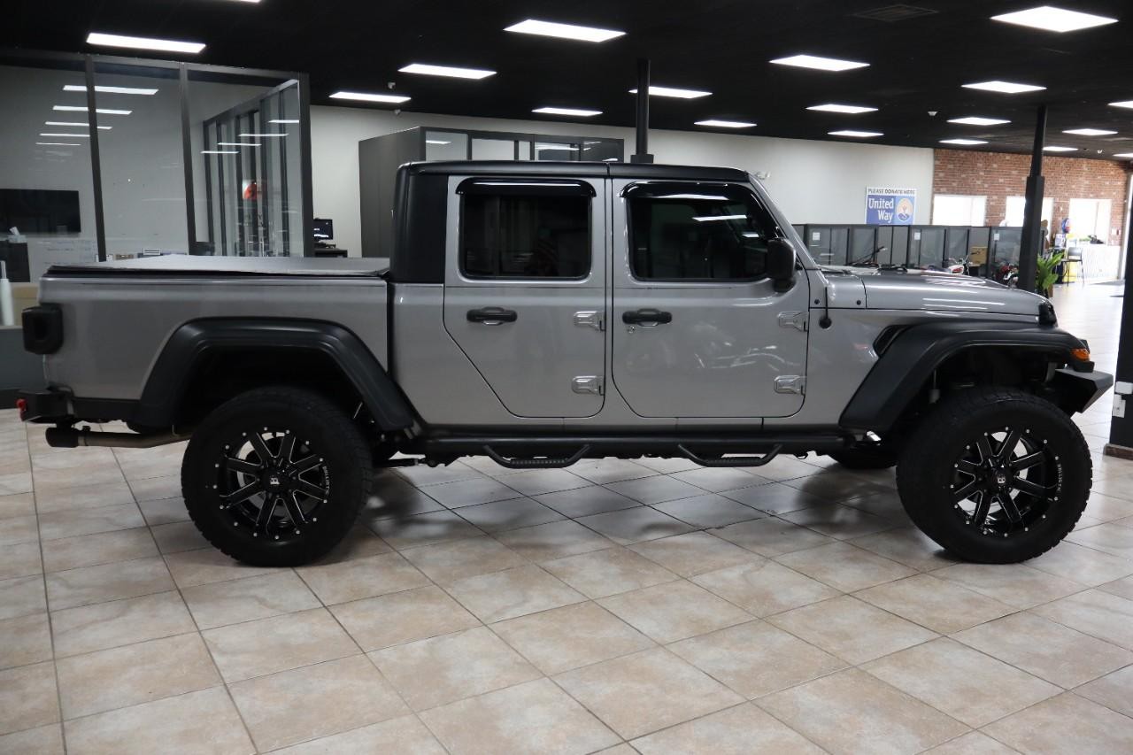 Jeep Gladiator Vehicle Full-screen Gallery Image 7