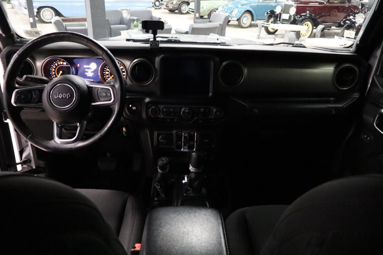 Jeep Gladiator Vehicle Full-screen Gallery Image 14