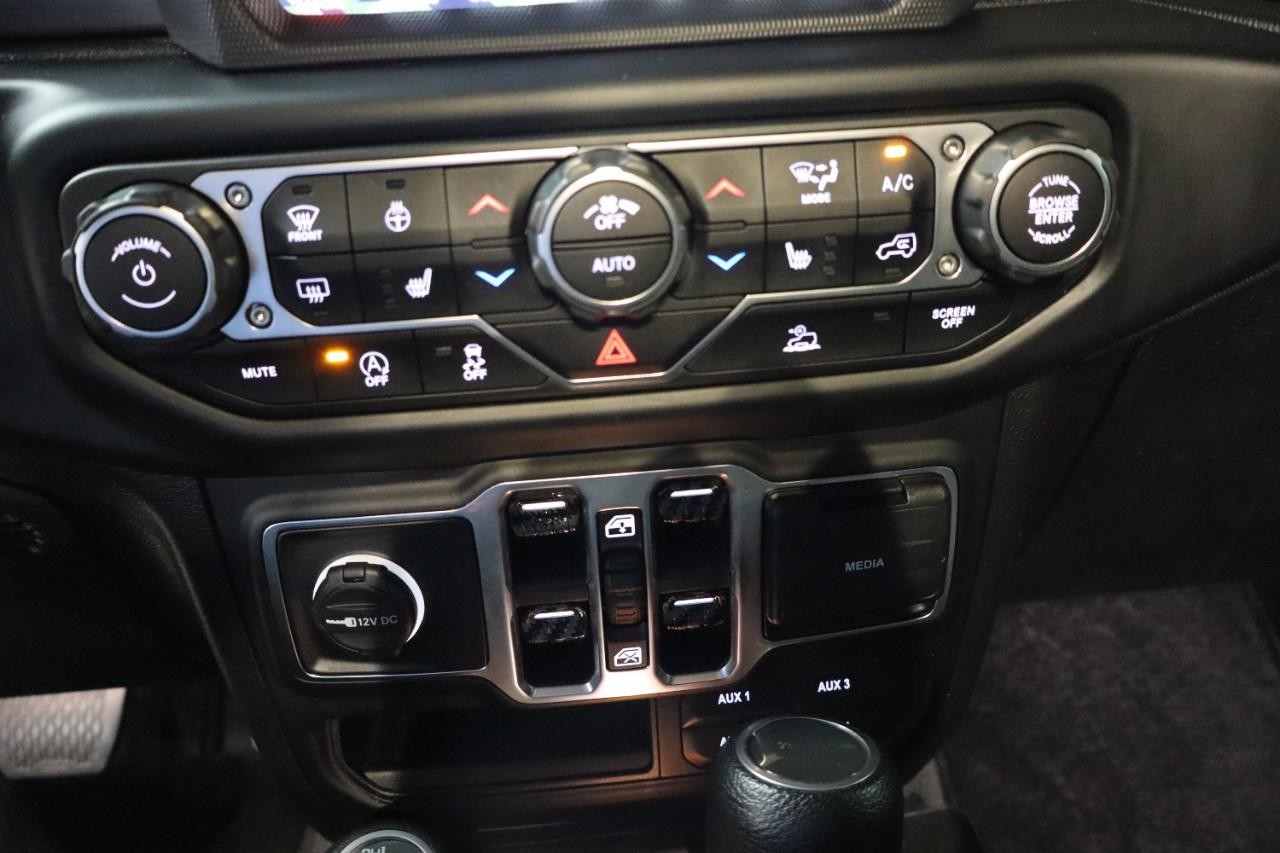 Jeep Gladiator Vehicle Full-screen Gallery Image 18