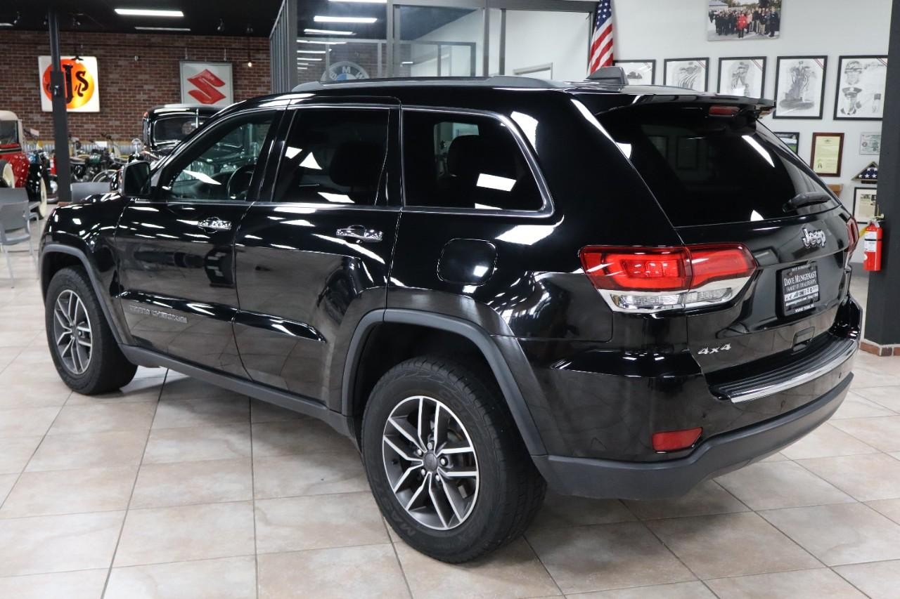 Jeep Grand Cherokee Vehicle Full-screen Gallery Image 4