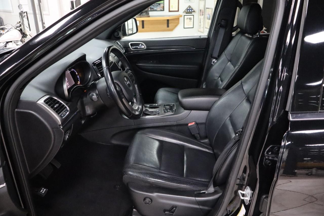 Jeep Grand Cherokee Vehicle Full-screen Gallery Image 10
