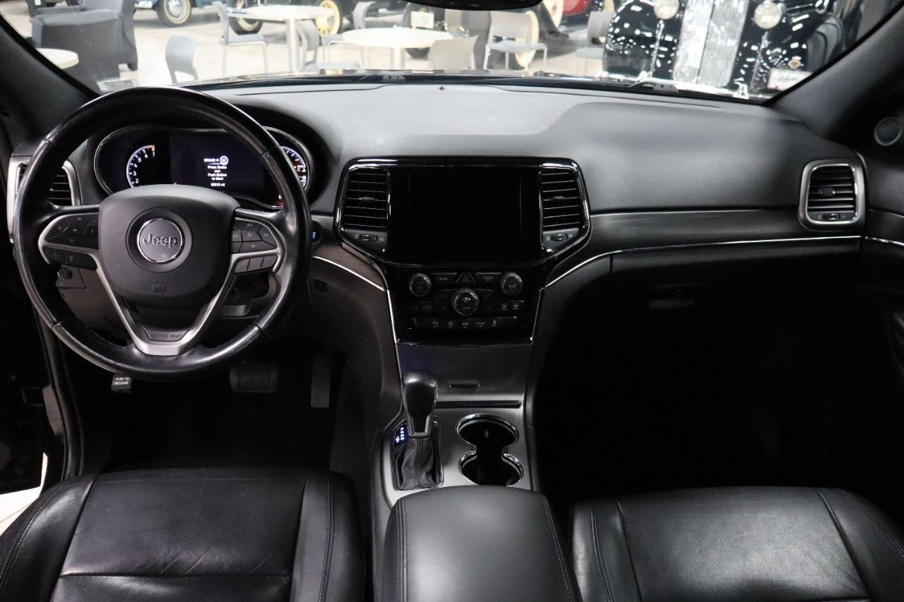 Jeep Grand Cherokee Vehicle Full-screen Gallery Image 13