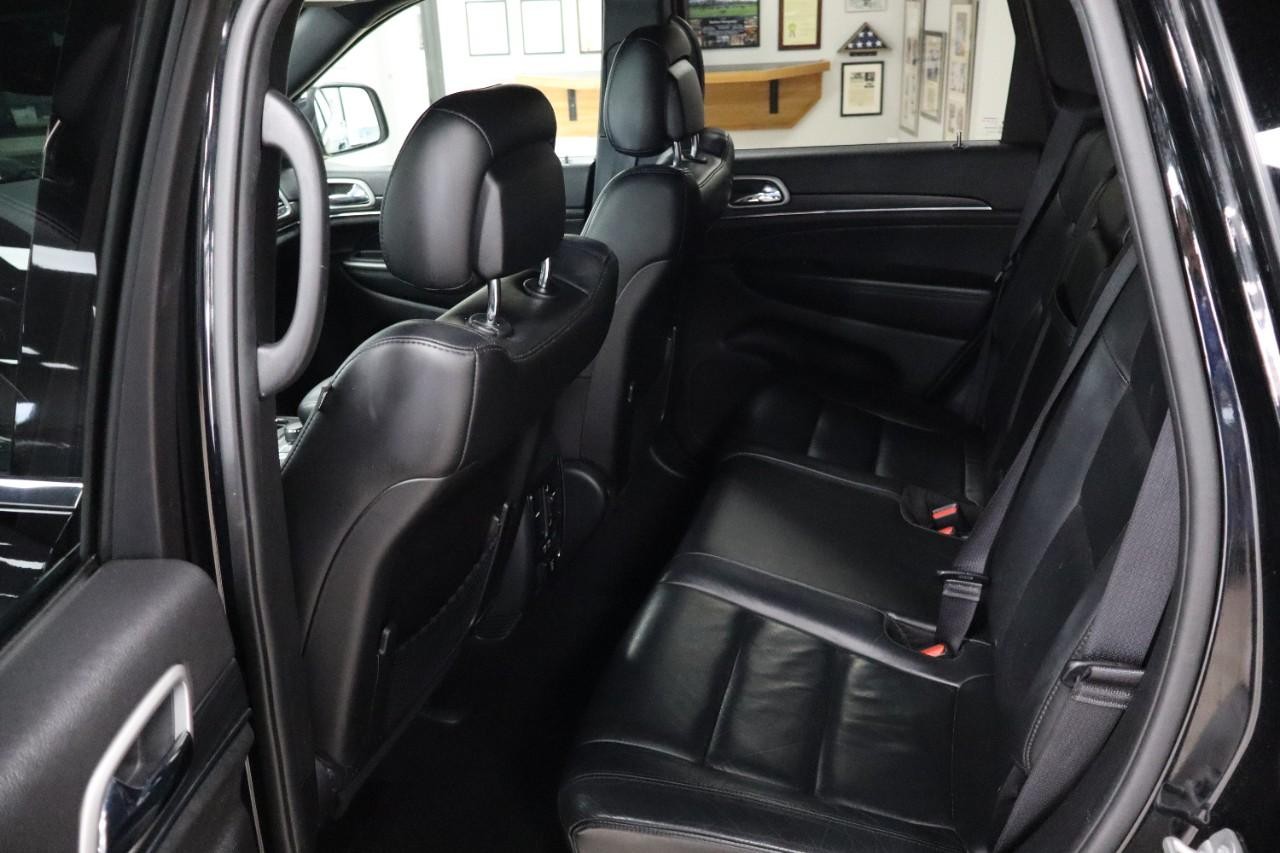 Jeep Grand Cherokee Vehicle Full-screen Gallery Image 19
