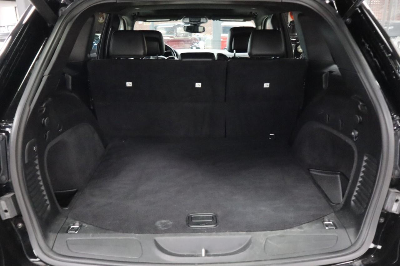 Jeep Grand Cherokee Vehicle Full-screen Gallery Image 20