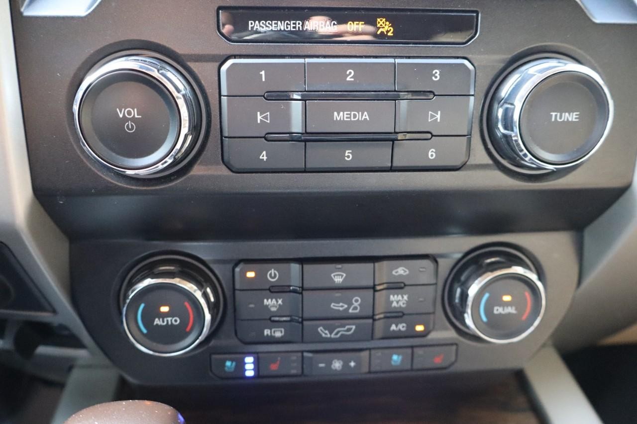 Ford F-150 Vehicle Full-screen Gallery Image 17