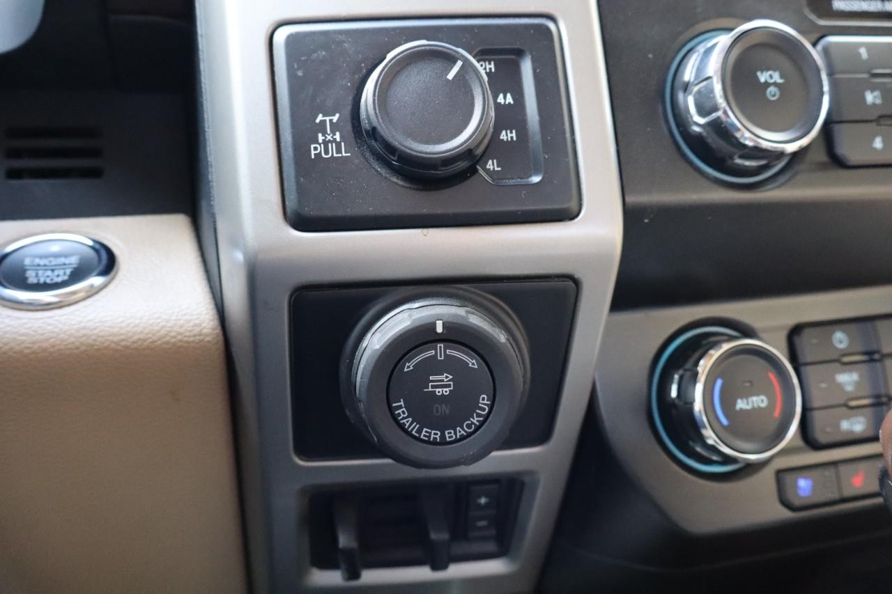Ford F-150 Vehicle Full-screen Gallery Image 18