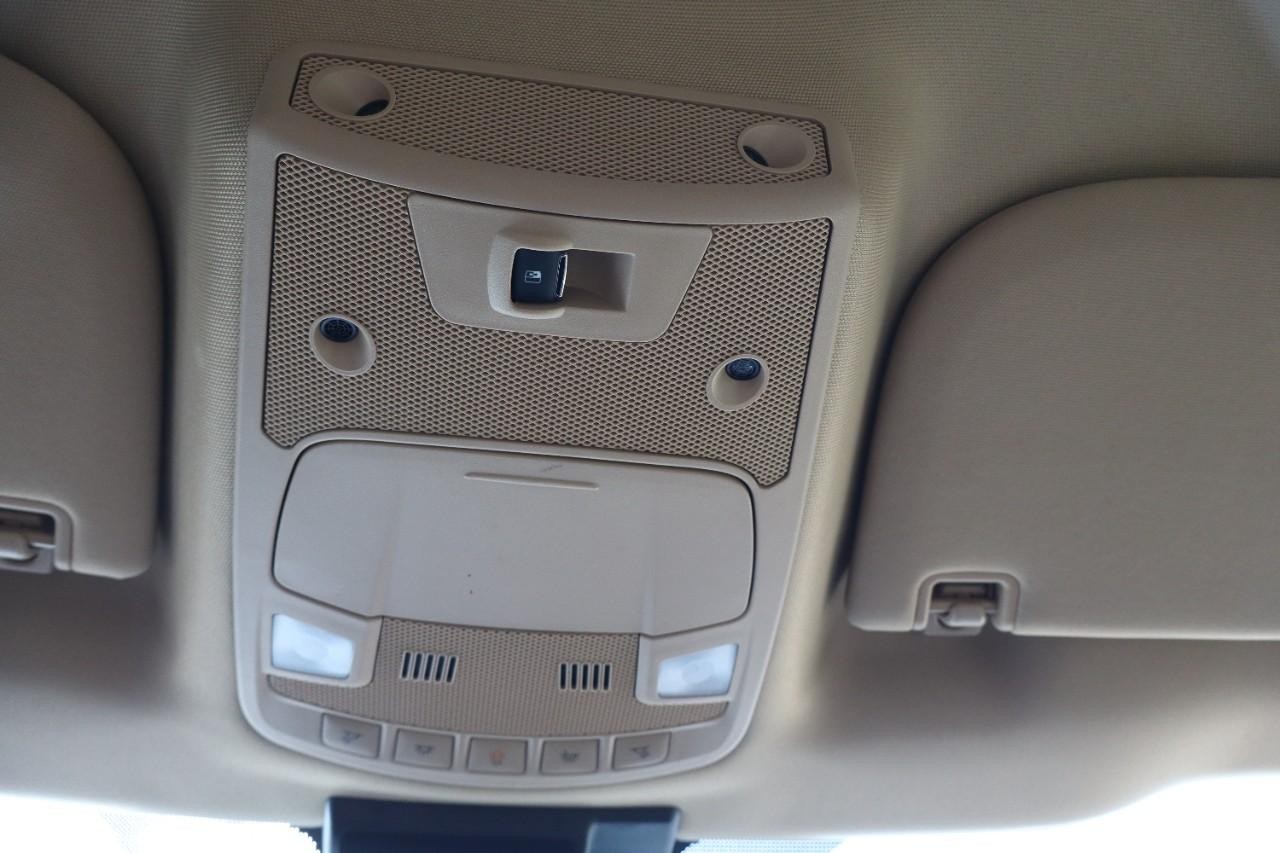 Ford F-150 Vehicle Full-screen Gallery Image 19