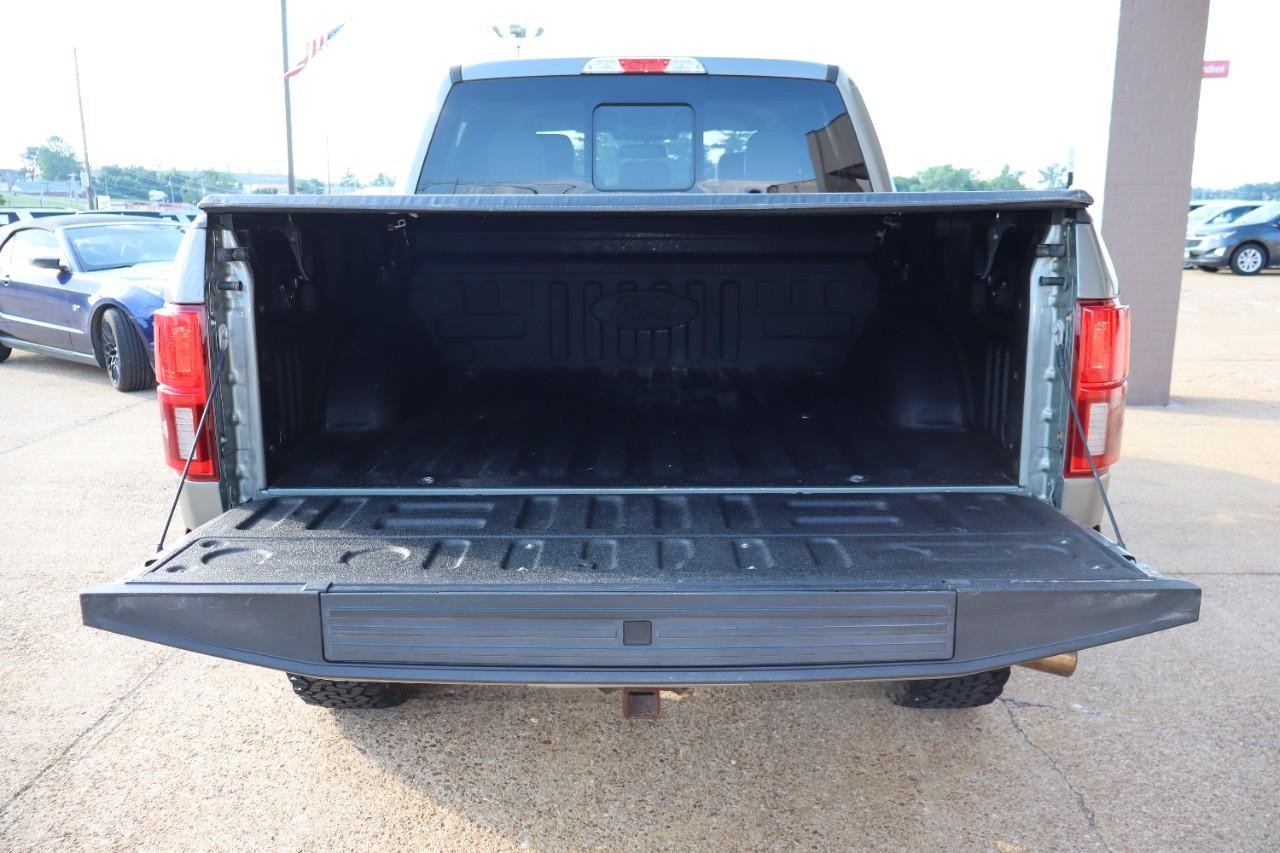 Ford F-150 Vehicle Full-screen Gallery Image 24