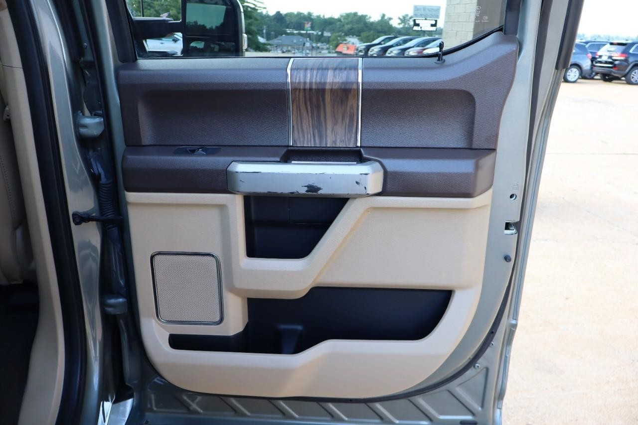 Ford F-150 Vehicle Full-screen Gallery Image 27