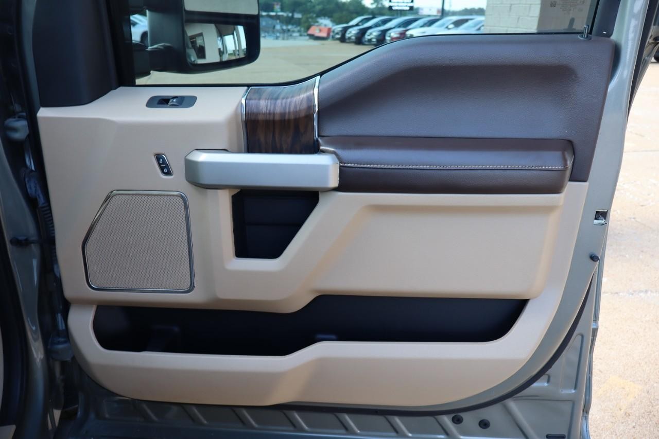 Ford F-150 Vehicle Full-screen Gallery Image 29