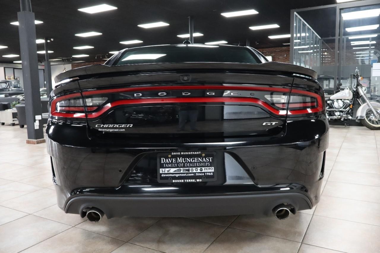 Dodge Charger Vehicle Full-screen Gallery Image 5