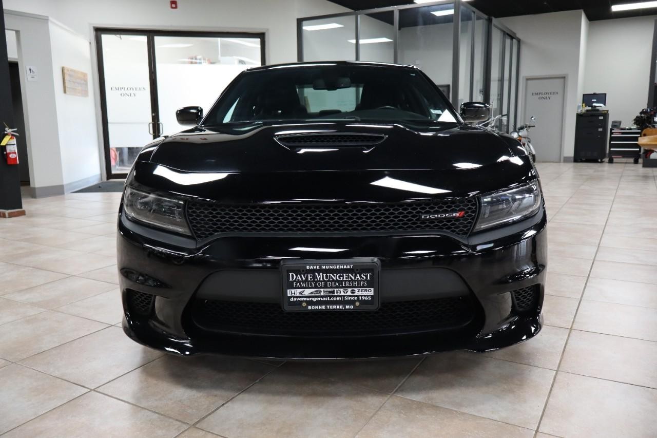 Dodge Charger Vehicle Full-screen Gallery Image 9