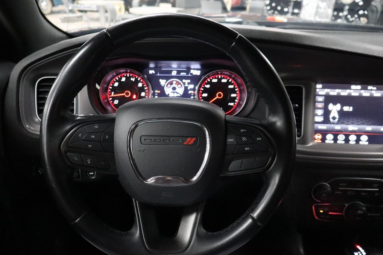 Dodge Charger Vehicle Full-screen Gallery Image 14