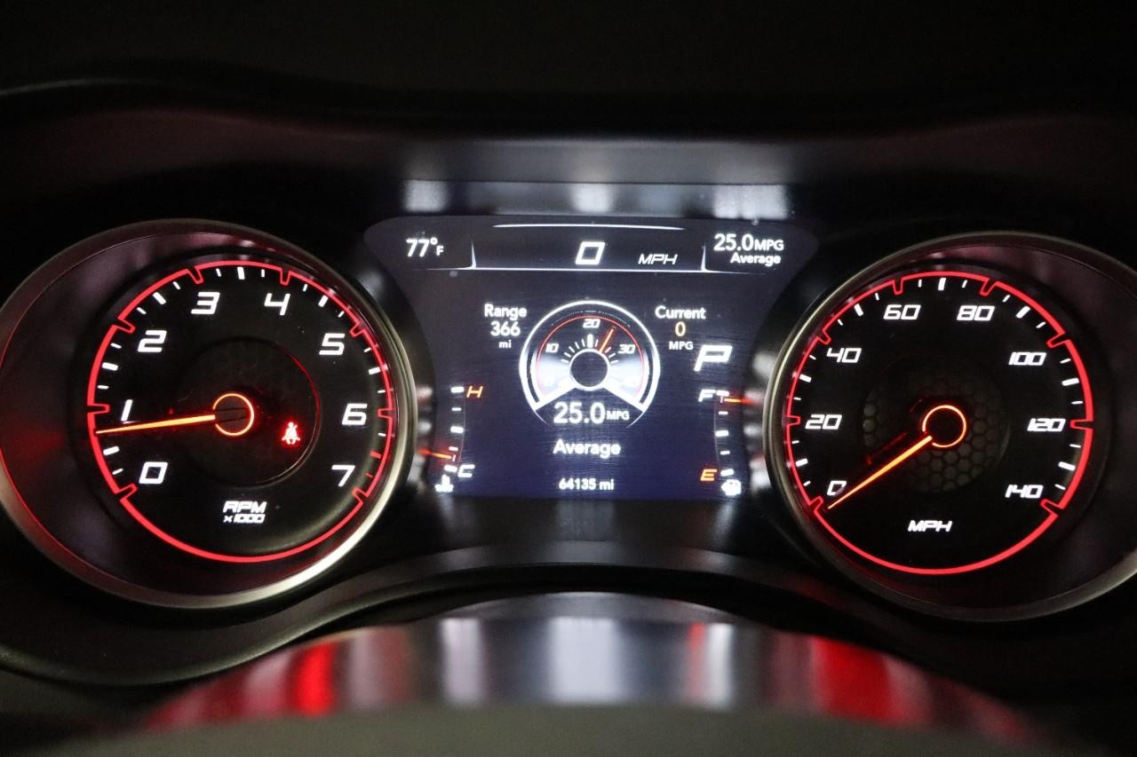 Dodge Charger Vehicle Full-screen Gallery Image 15