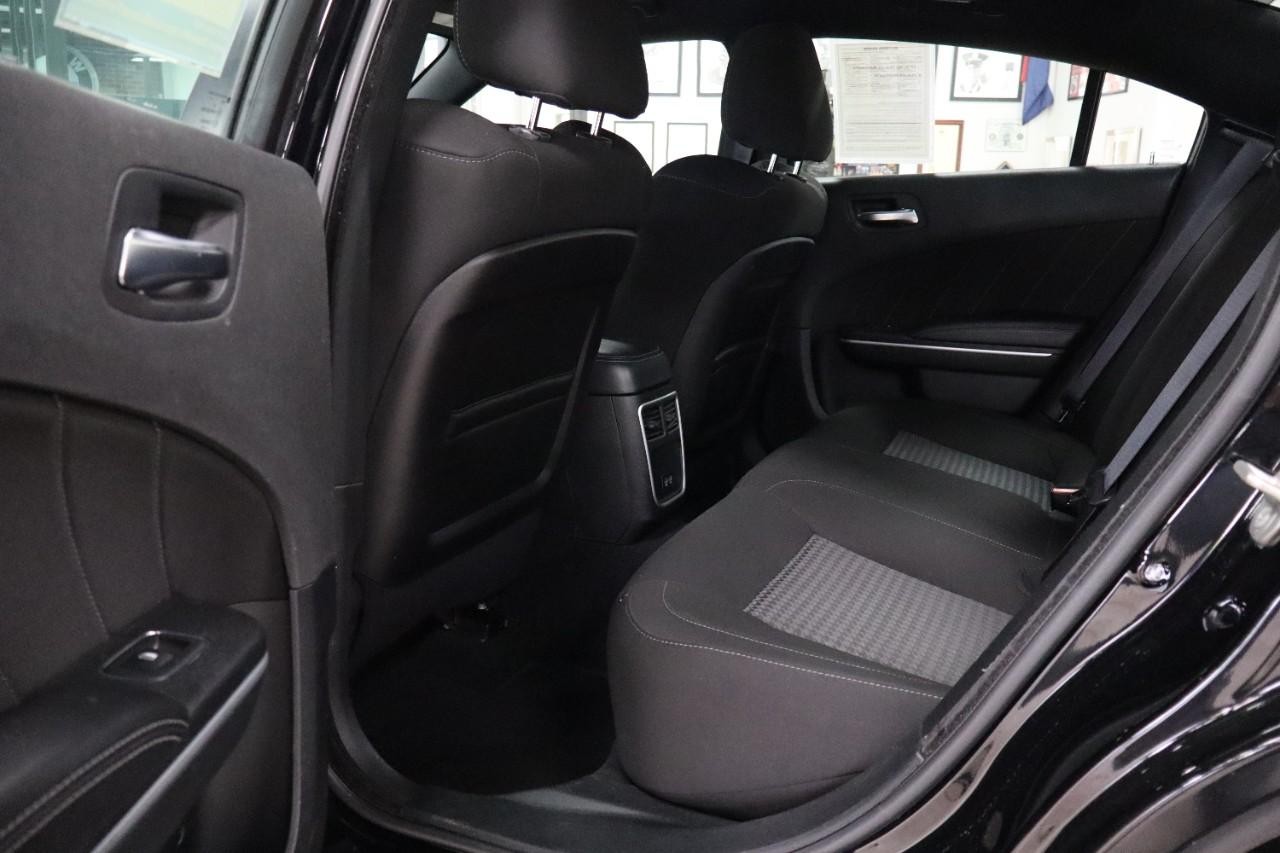 Dodge Charger Vehicle Full-screen Gallery Image 21