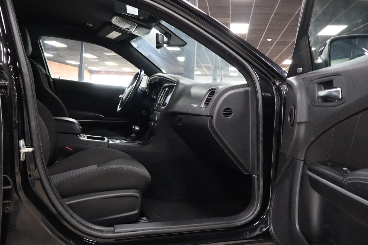 Dodge Charger Vehicle Full-screen Gallery Image 25