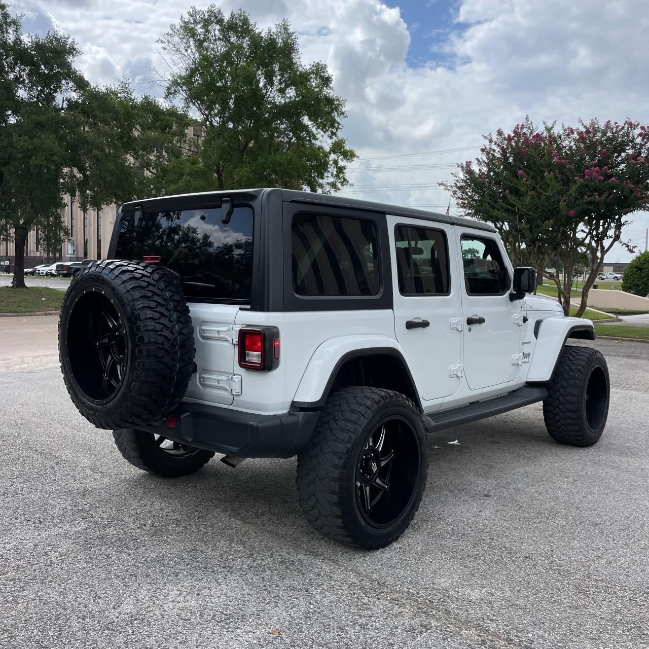 Jeep Wrangler Unlimited Vehicle Full-screen Gallery Image 5