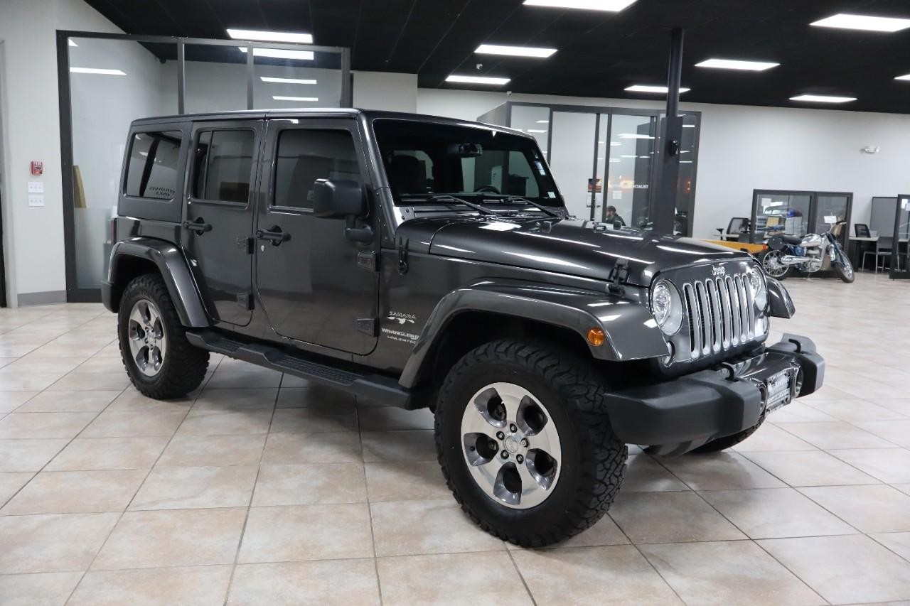 Jeep Wrangler JK Unlimited Vehicle Full-screen Gallery Image 9
