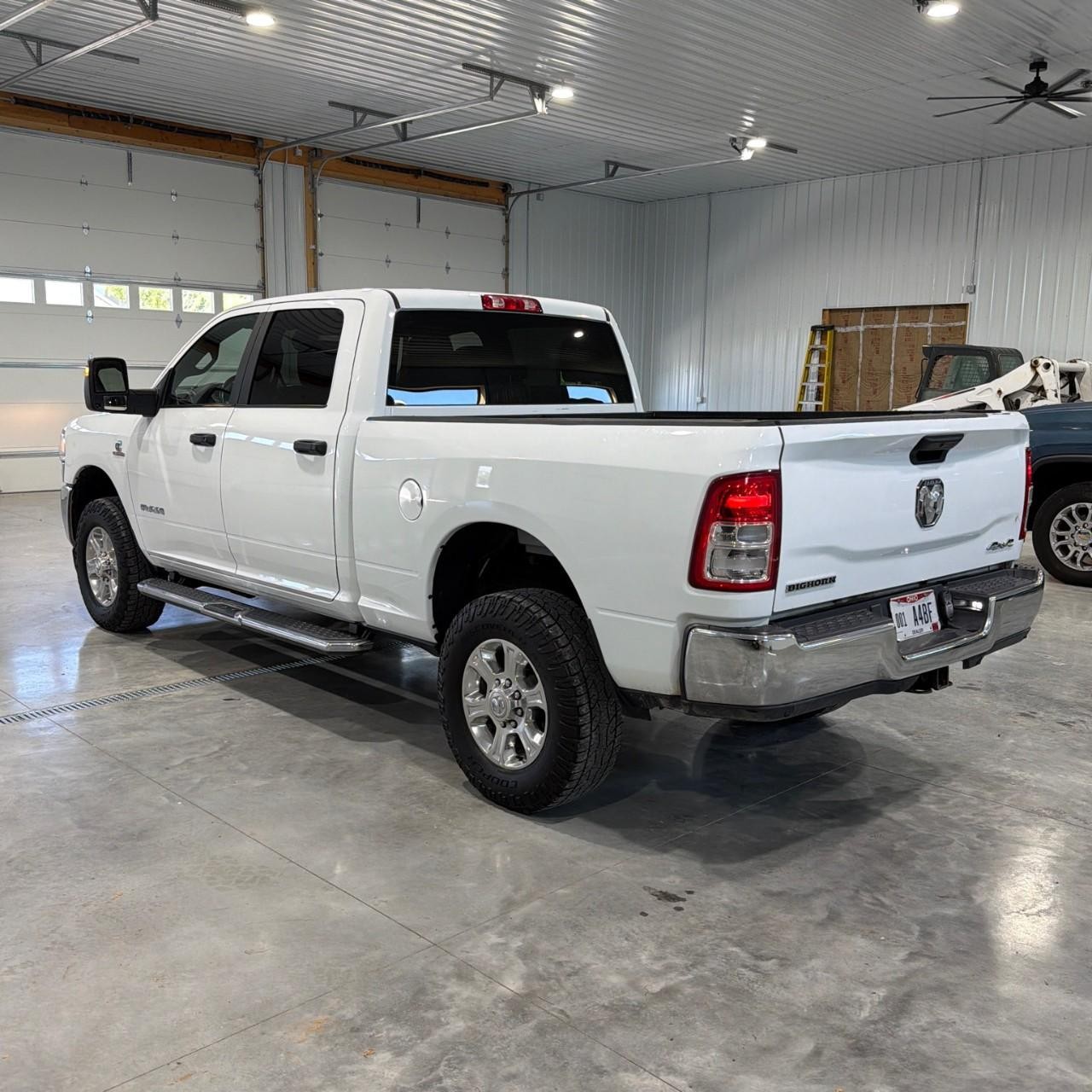 Ram 2500 Vehicle Full-screen Gallery Image 3