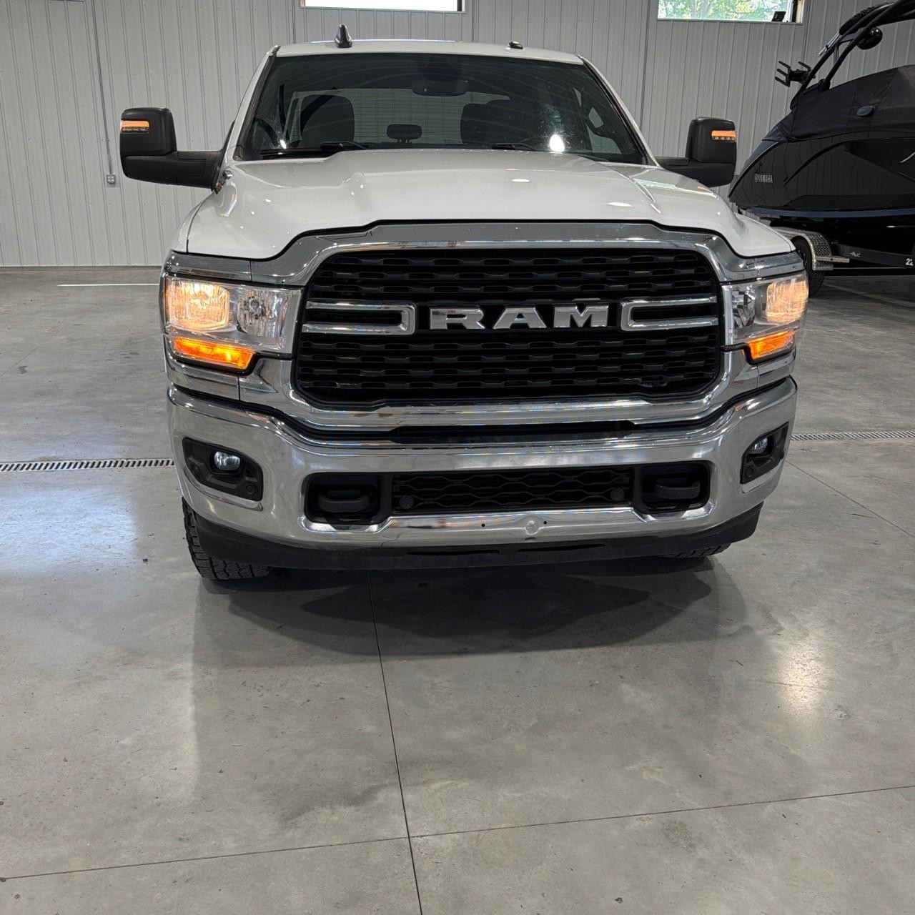 Ram 2500 Vehicle Full-screen Gallery Image 7
