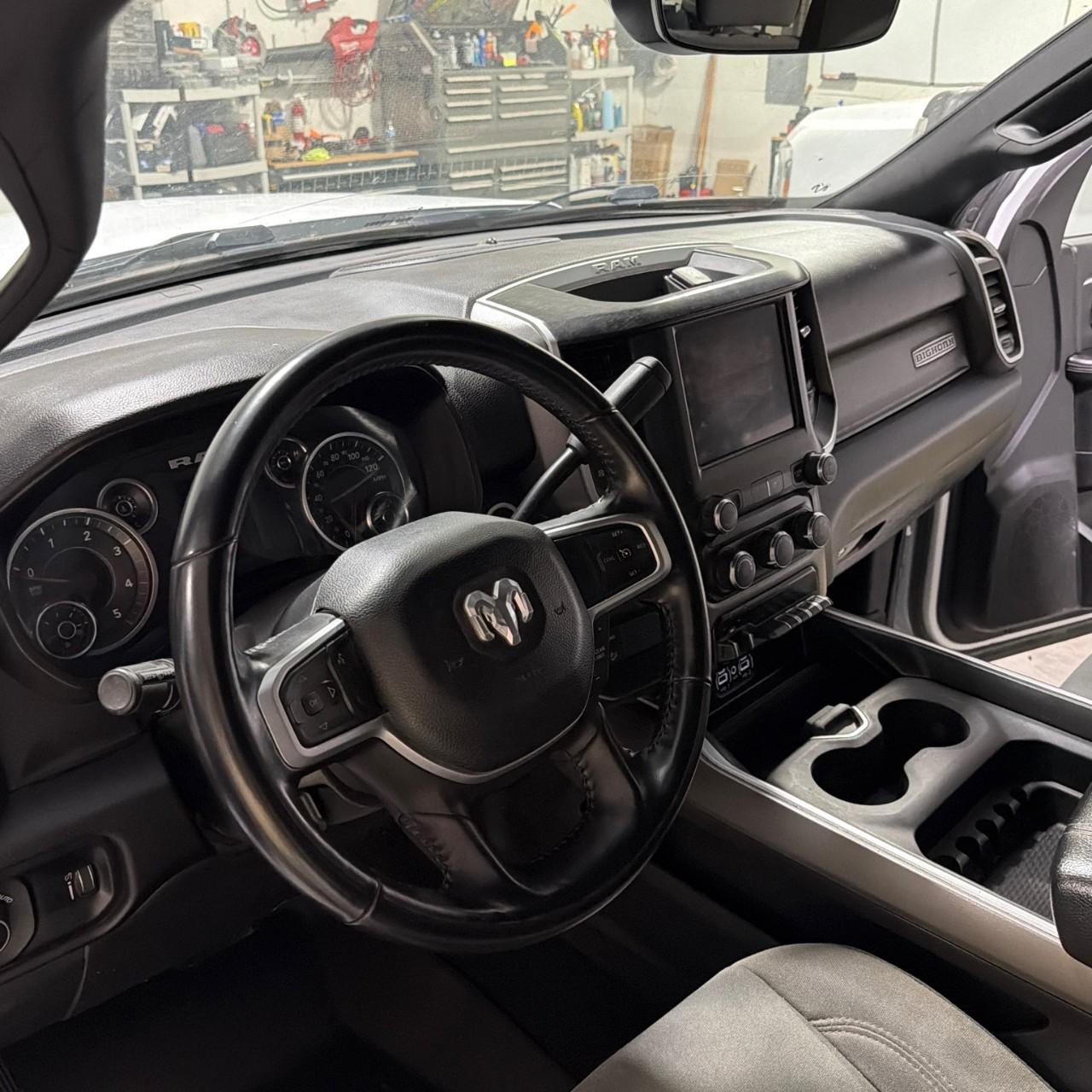 Ram 2500 Vehicle Full-screen Gallery Image 12
