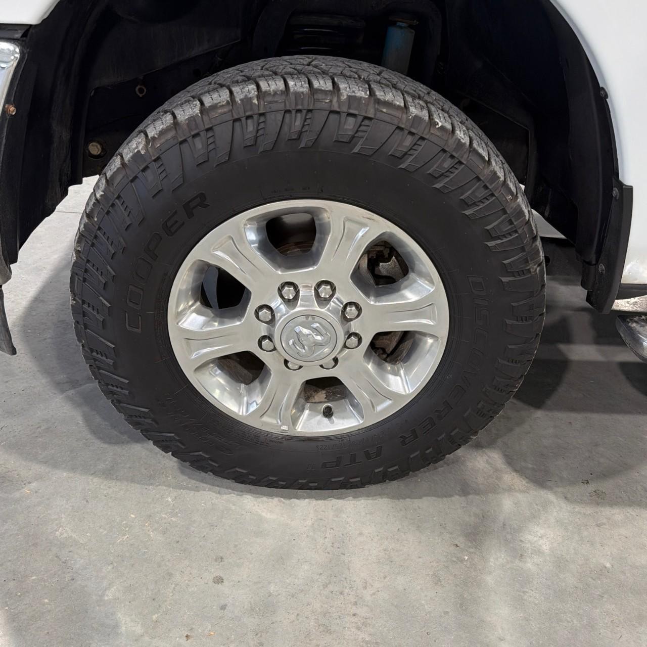 Ram 2500 Vehicle Full-screen Gallery Image 17
