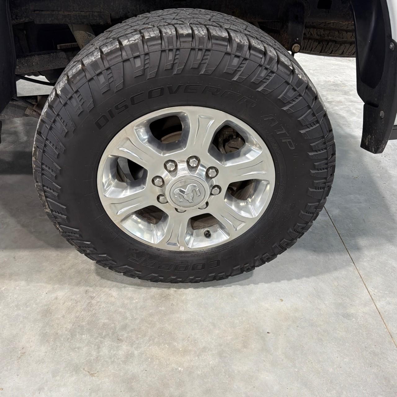 Ram 2500 Vehicle Full-screen Gallery Image 18