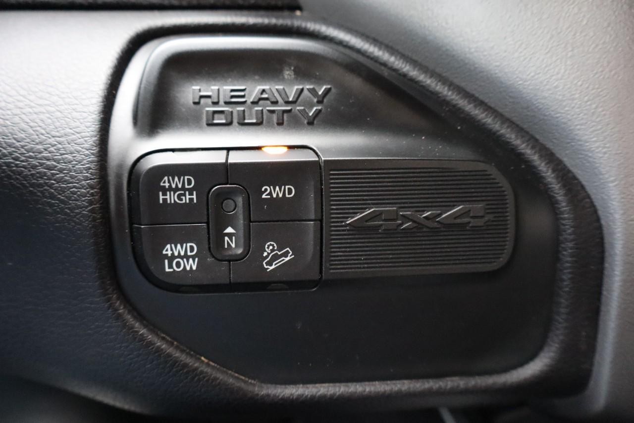 Ram 2500 Vehicle Full-screen Gallery Image 21