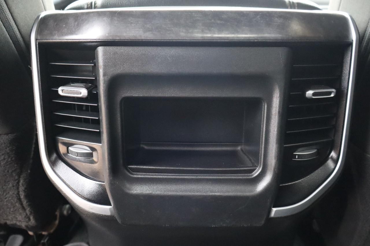 Ram 2500 Vehicle Full-screen Gallery Image 26