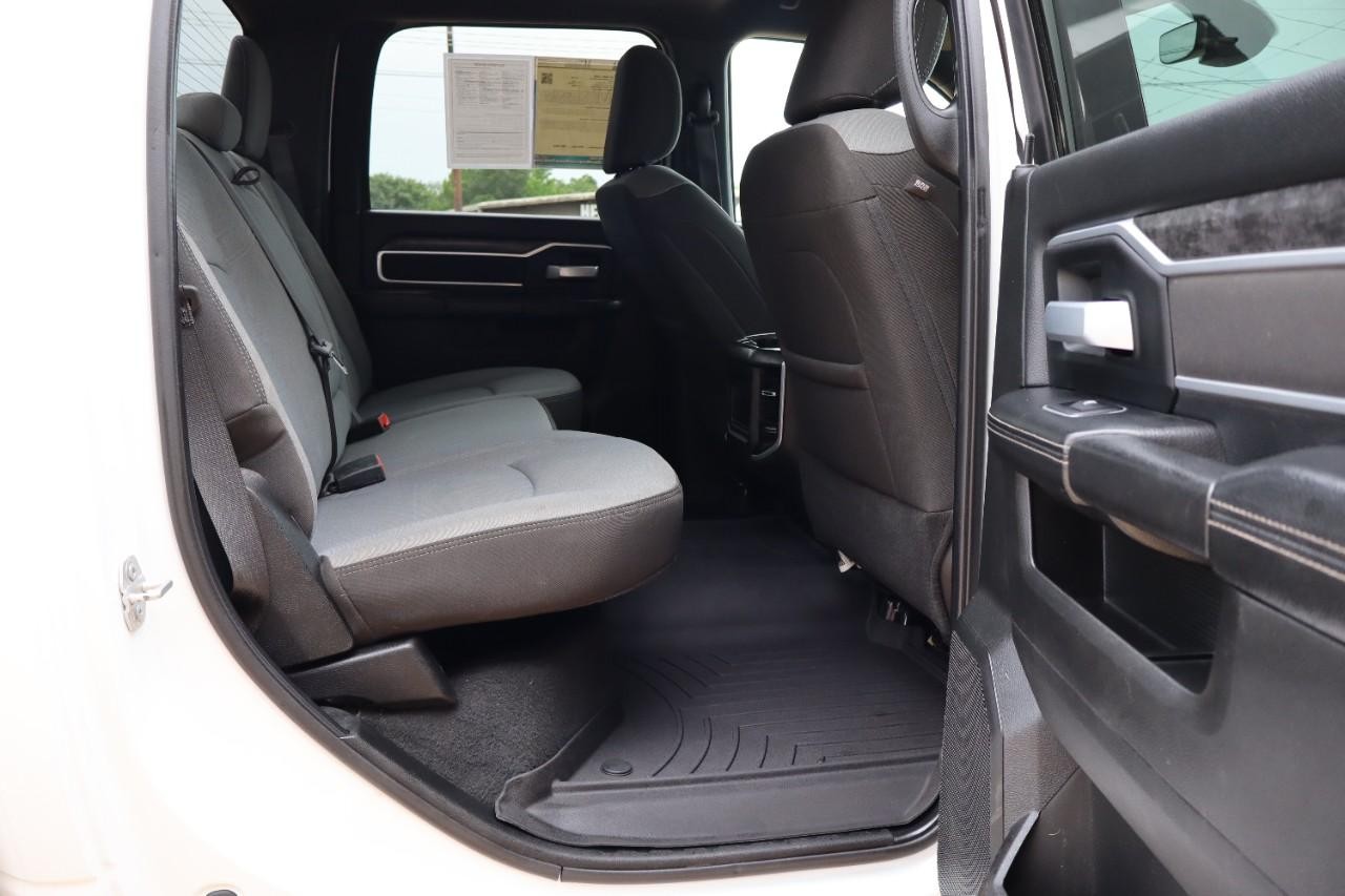 Ram 2500 Vehicle Full-screen Gallery Image 29