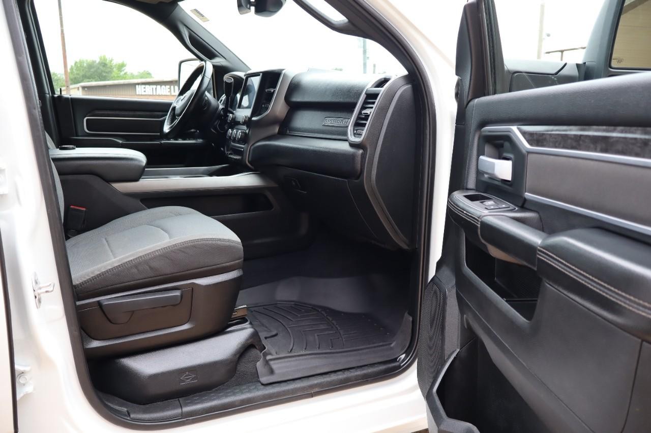 Ram 2500 Vehicle Full-screen Gallery Image 30