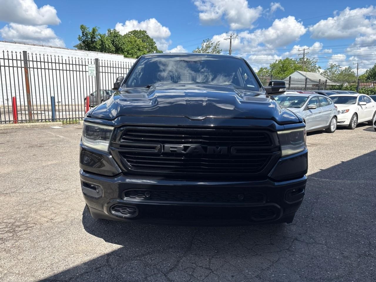 Ram 1500 Vehicle Full-screen Gallery Image 8