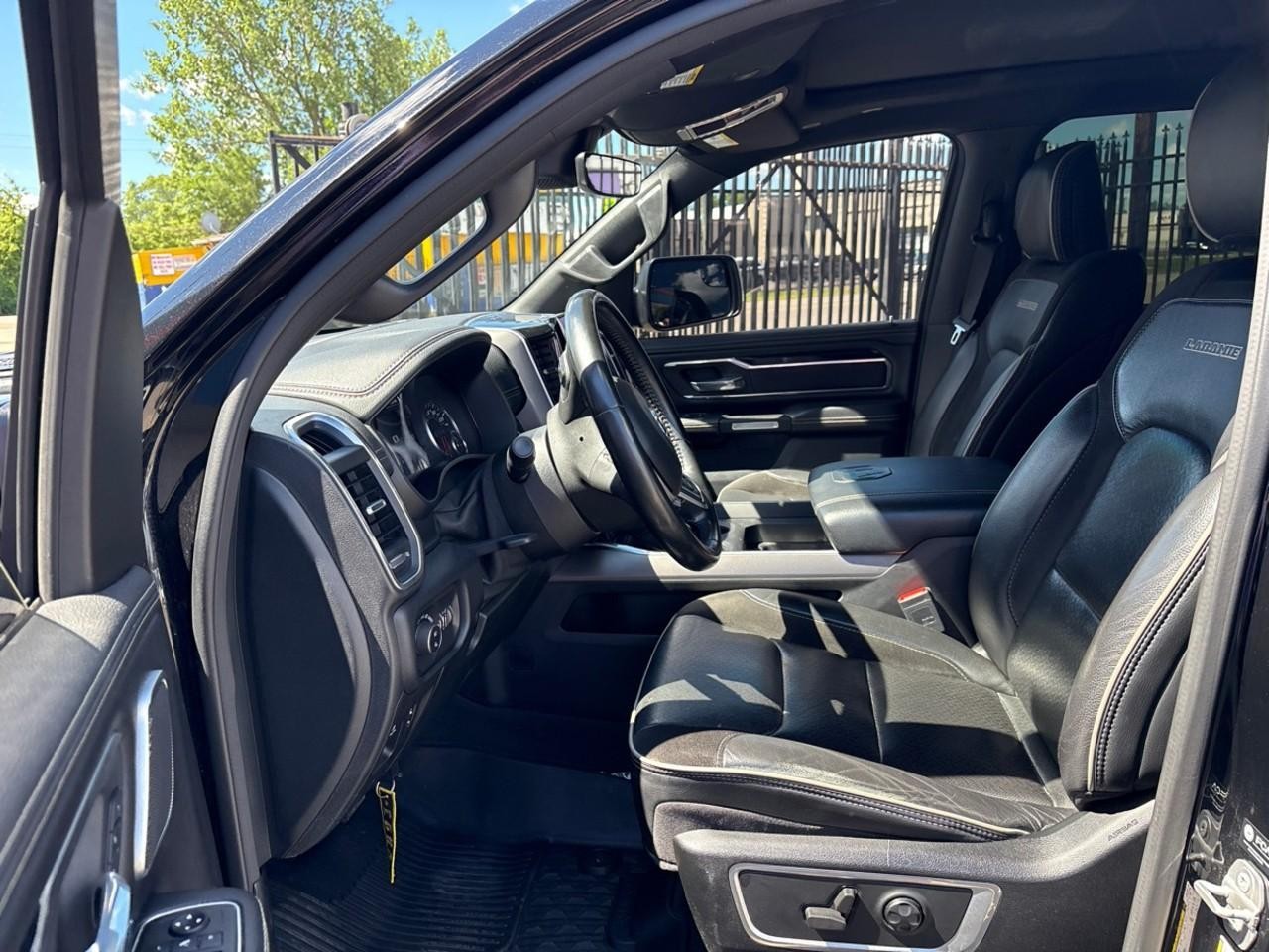 Ram 1500 Vehicle Full-screen Gallery Image 9