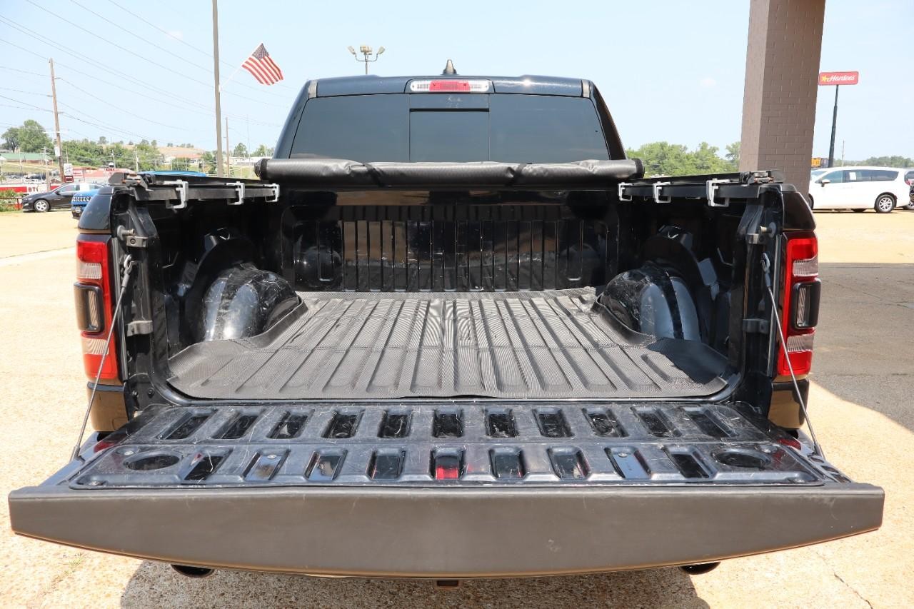 Ram 1500 Vehicle Full-screen Gallery Image 24