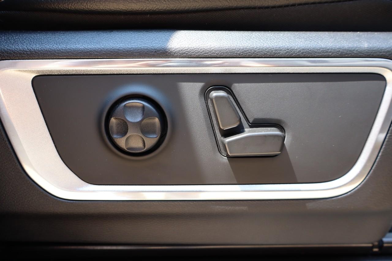 Ram 1500 Vehicle Full-screen Gallery Image 28