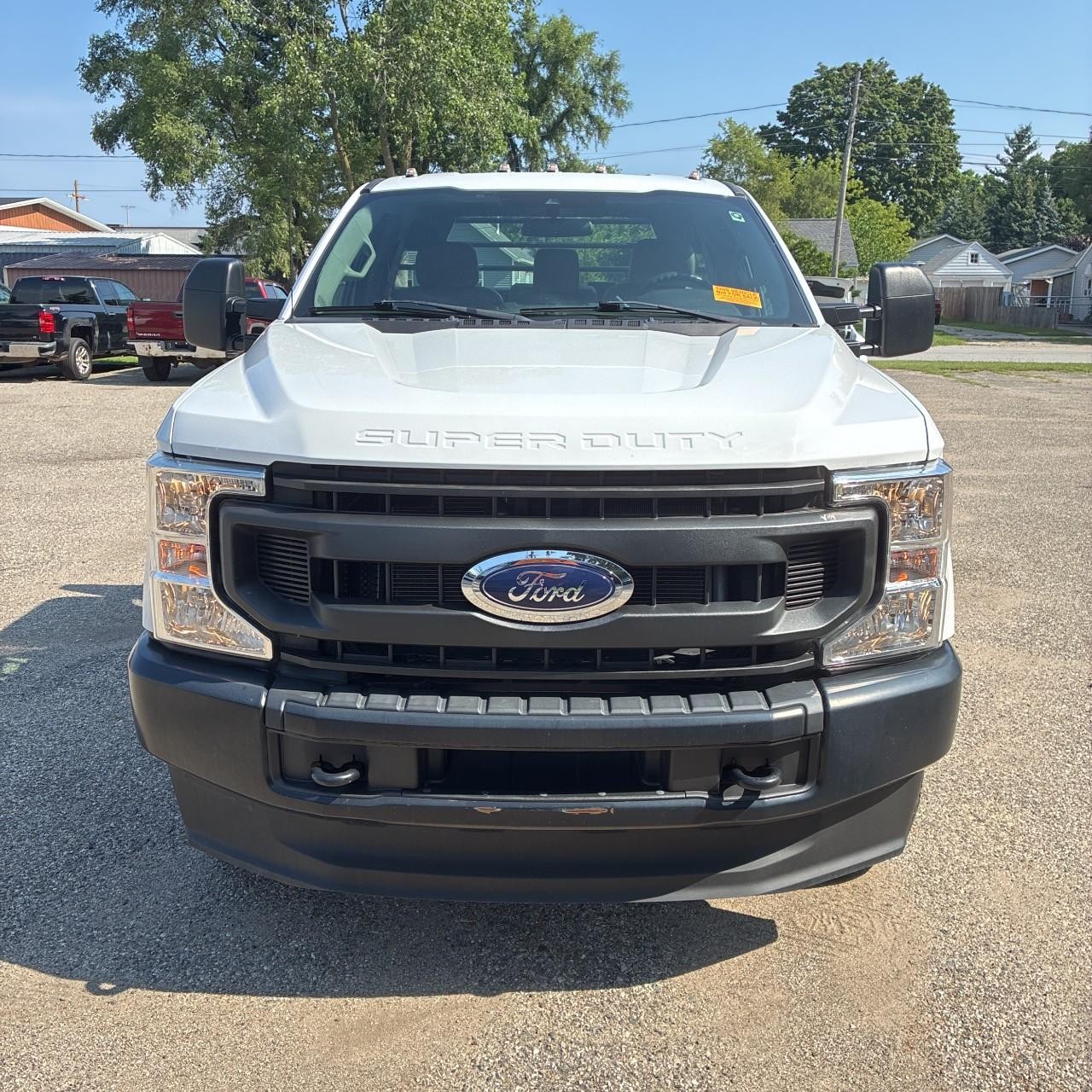 Ford Super Duty F-350 DRW Vehicle Full-screen Gallery Image 8