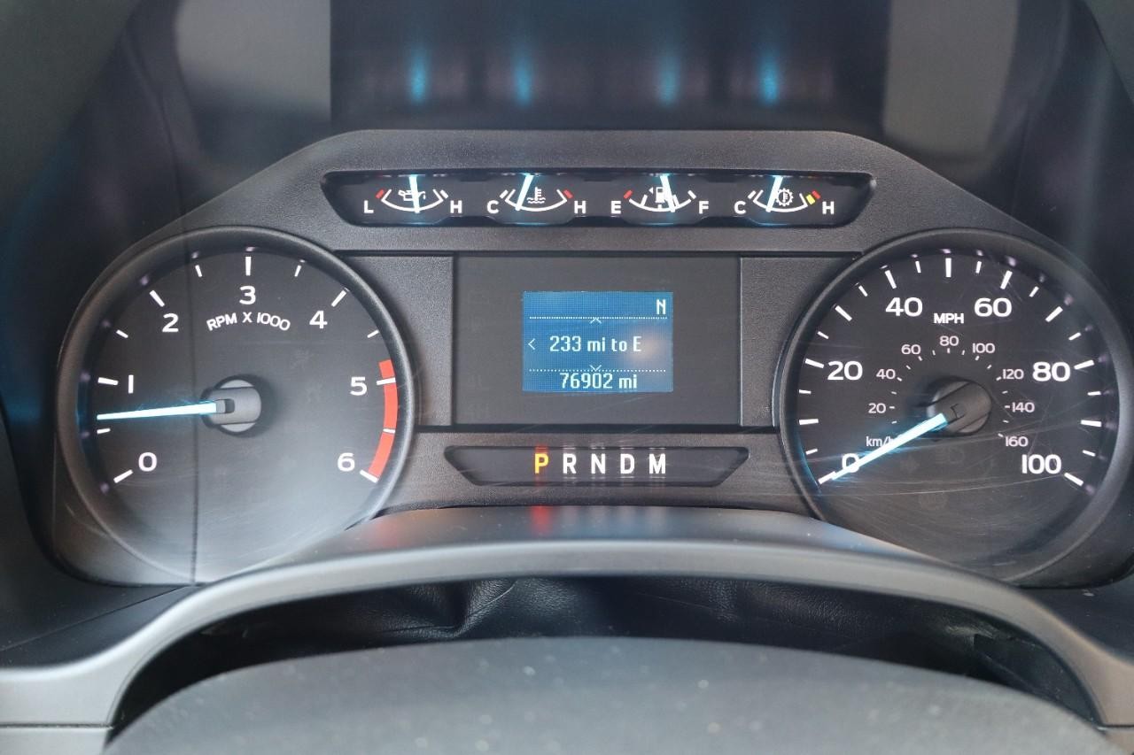 Ford Super Duty F-350 DRW Vehicle Full-screen Gallery Image 13